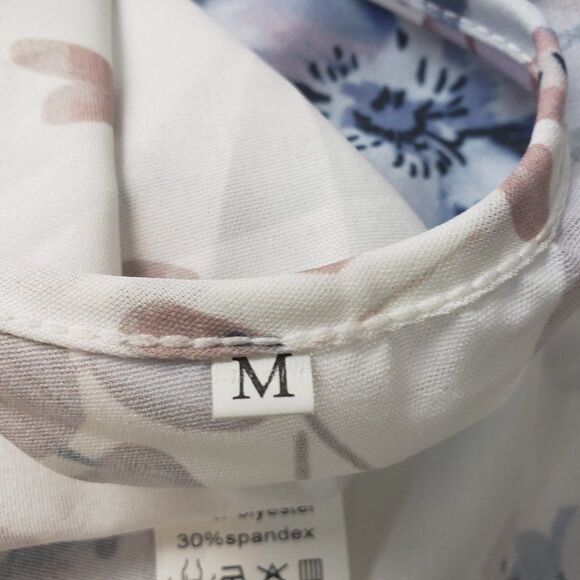 Pretty Blue Floral V Neck Cami Top womens size M medium Sleeveless Blouse - Picture 8 of 8